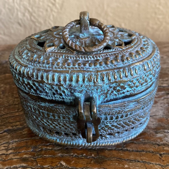 🦋Rare🦋Antique 1940’s Brass Cricket/Trinket Box - Picture 2 of 7